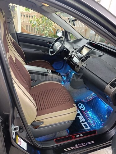 Toyota Prius-15