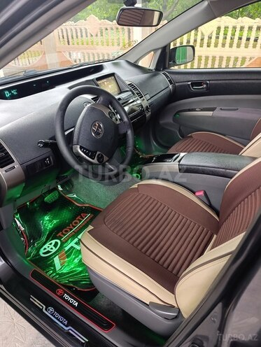Toyota Prius-10