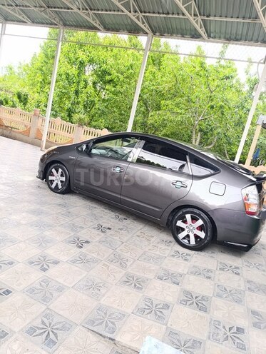 Toyota Prius-5