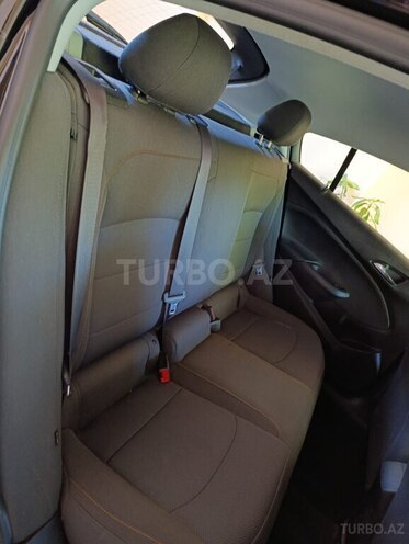 Chevrolet Cruze-13