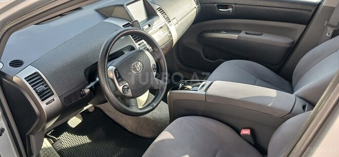 Toyota Prius-4