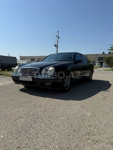 Mercedes E 240-10