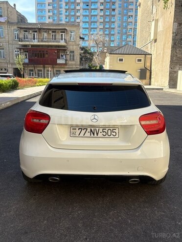 Mercedes A 200-3