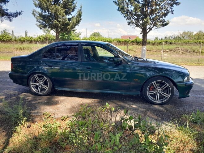 BMW 523-8