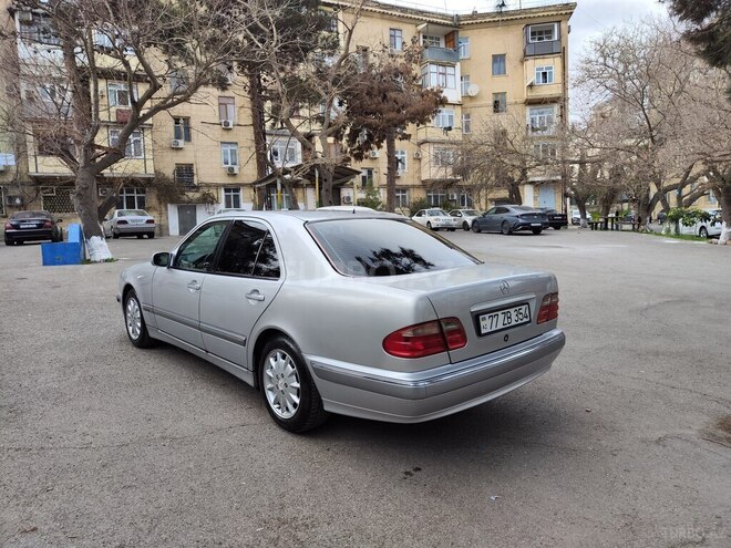 Mercedes E 240-6