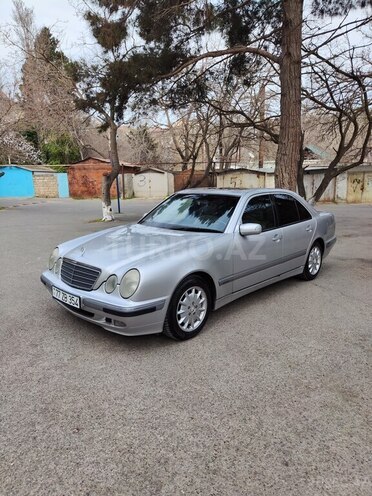 Mercedes E 240-2