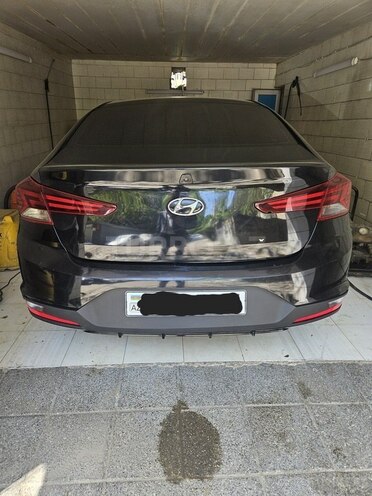 Hyundai Elantra-2