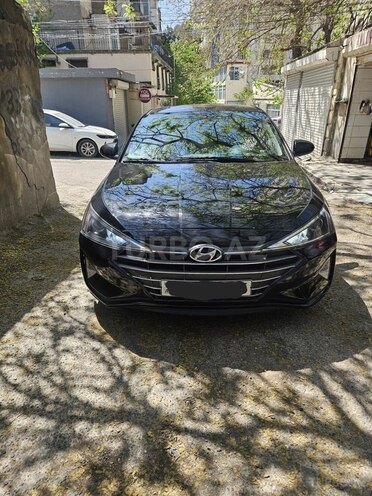 Hyundai Elantra-1