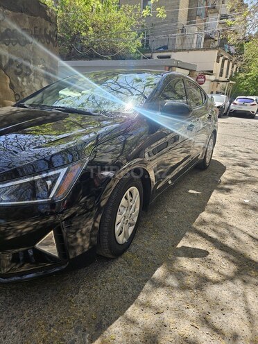 Hyundai Elantra-5