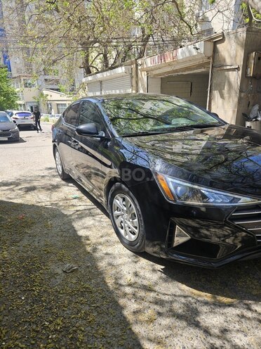 Hyundai Elantra-3