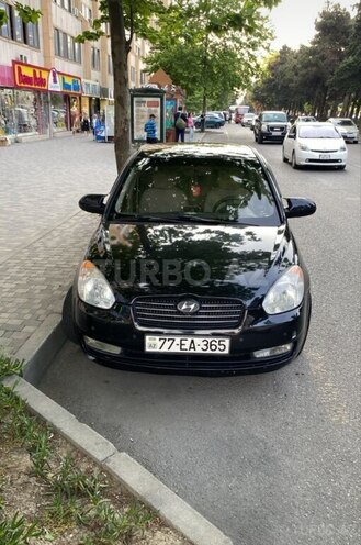 Hyundai Accent-1