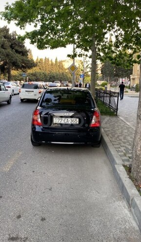 Hyundai Accent-5