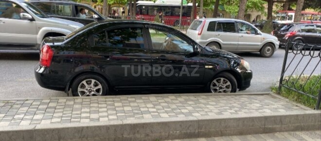 Hyundai Accent-3
