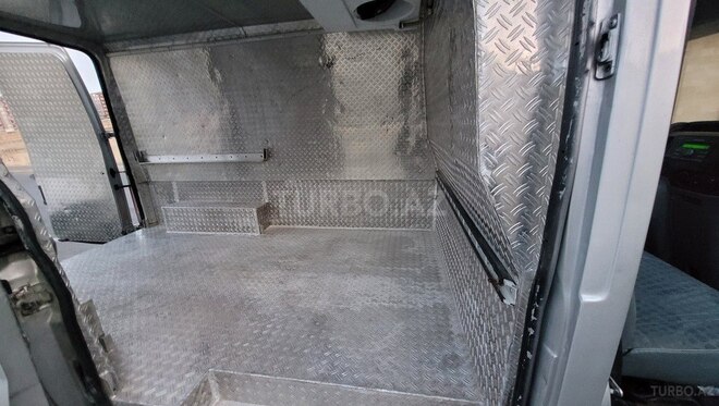 Ford Transit-10