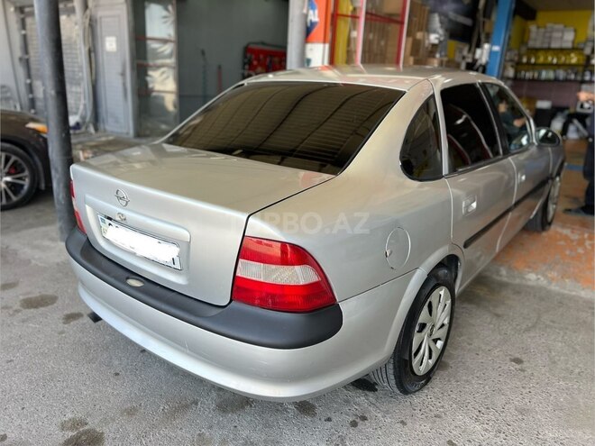Opel Vectra-3