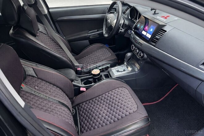 Mitsubishi Lancer-6