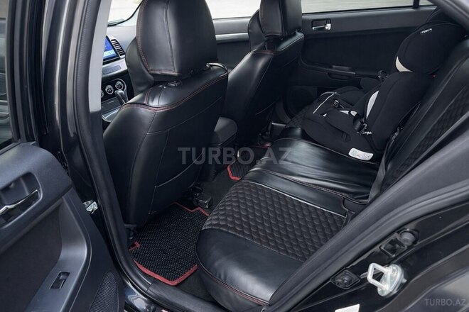 Mitsubishi Lancer-7