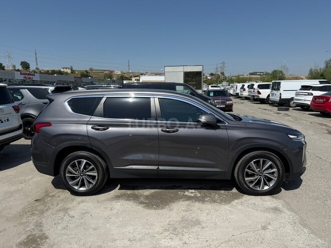 Hyundai Santa Fe-5