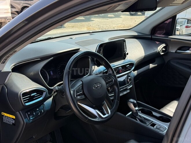 Hyundai Santa Fe-13