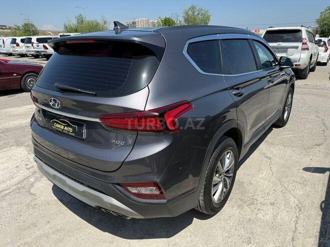 Hyundai Santa Fe-6