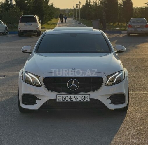 Mercedes E 300-1