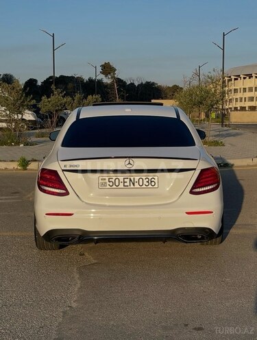 Mercedes E 300-2
