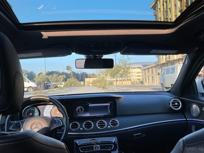 Mercedes E 300-10