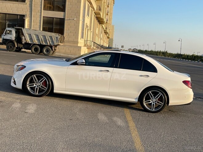 Mercedes E 300-8