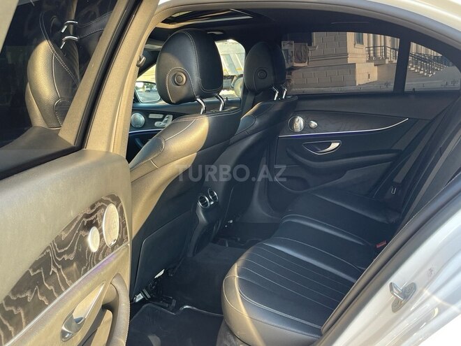 Mercedes E 300-9