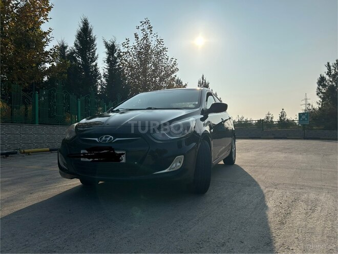 Hyundai Accent-4