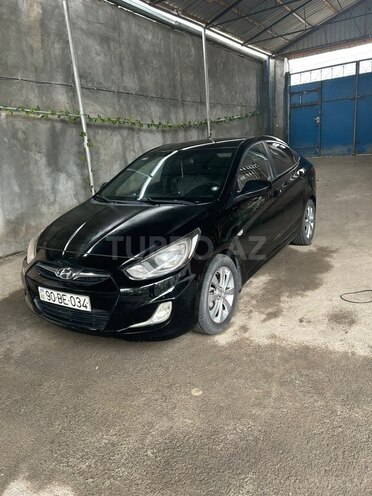 Hyundai Accent-7