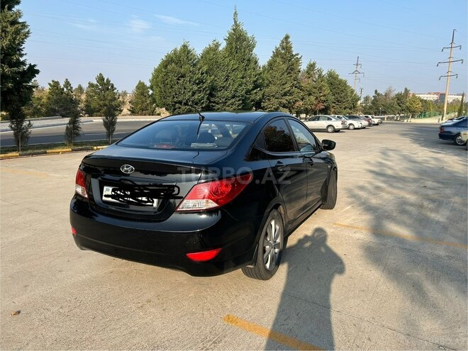 Hyundai Accent-6