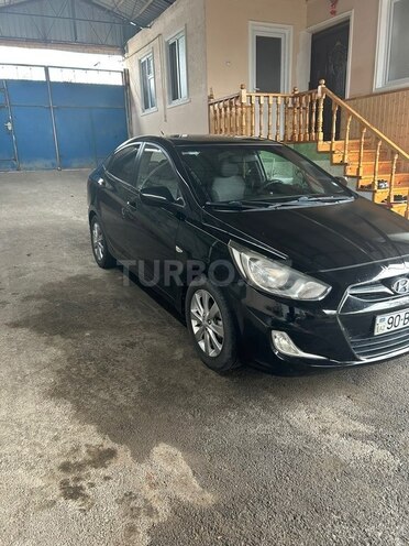 Hyundai Accent-8