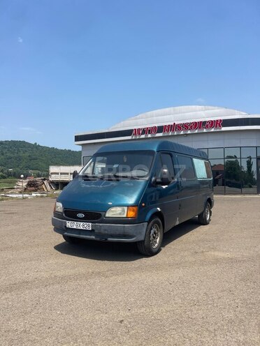 Ford Transit-1