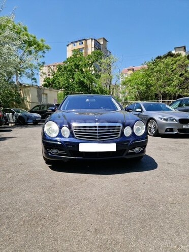 Mercedes E 220-1