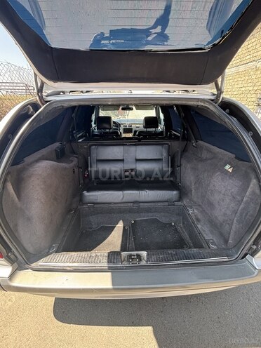 Mercedes E 240-11
