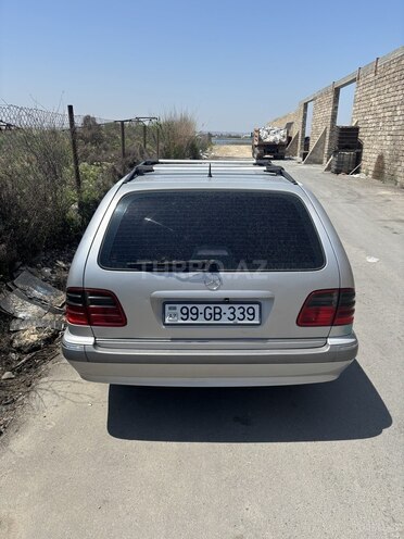 Mercedes E 240-5