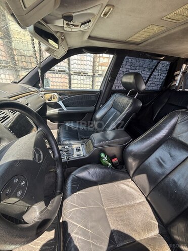 Mercedes E 240-8