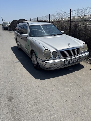 Mercedes E 240-7