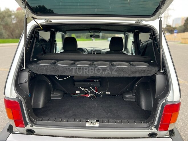 LADA (VAZ) Niva-11