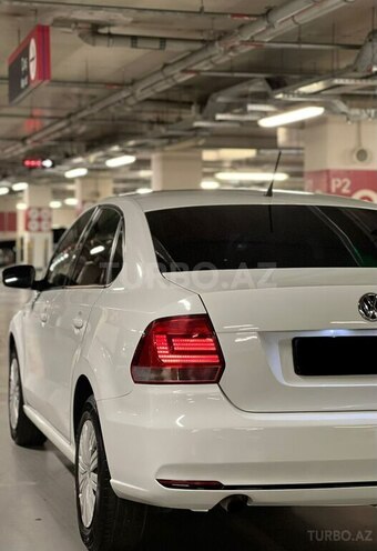 Volkswagen Polo-2