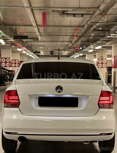 Volkswagen Polo-3