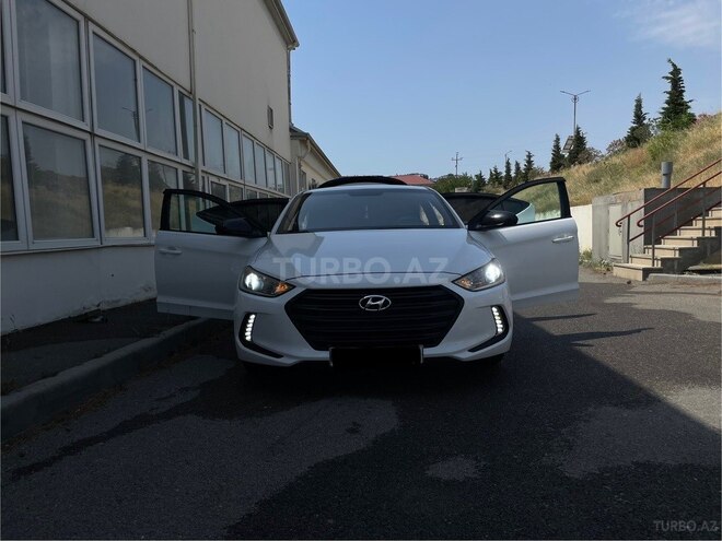 Hyundai Elantra-6