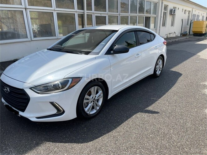 Hyundai Elantra-4