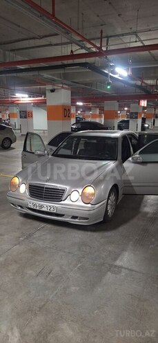 Mercedes E 240-3