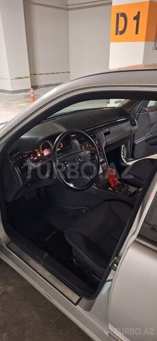 Mercedes E 240-8