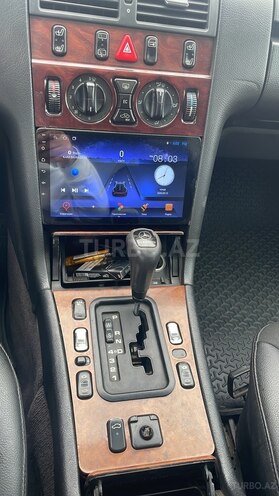 Mercedes E 300-9
