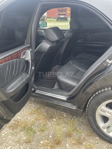 Mercedes E 300-6