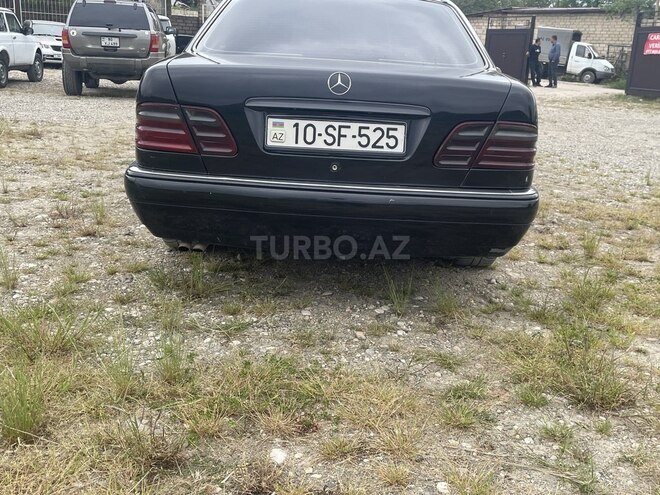 Mercedes E 300-3