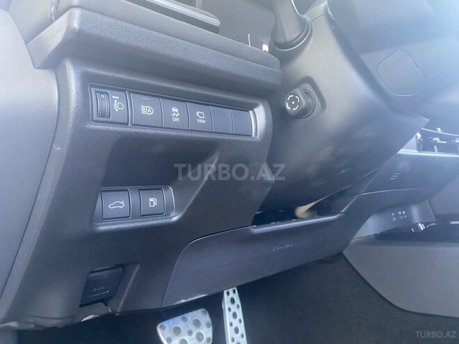 Toyota Camry-13